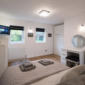  Holiday home Pear Tree Holiday - United Kingdom