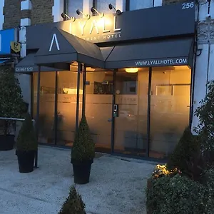 Aparthotel Lyall